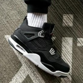 Air Jordan 4 Retro SE
"Black Canvas"