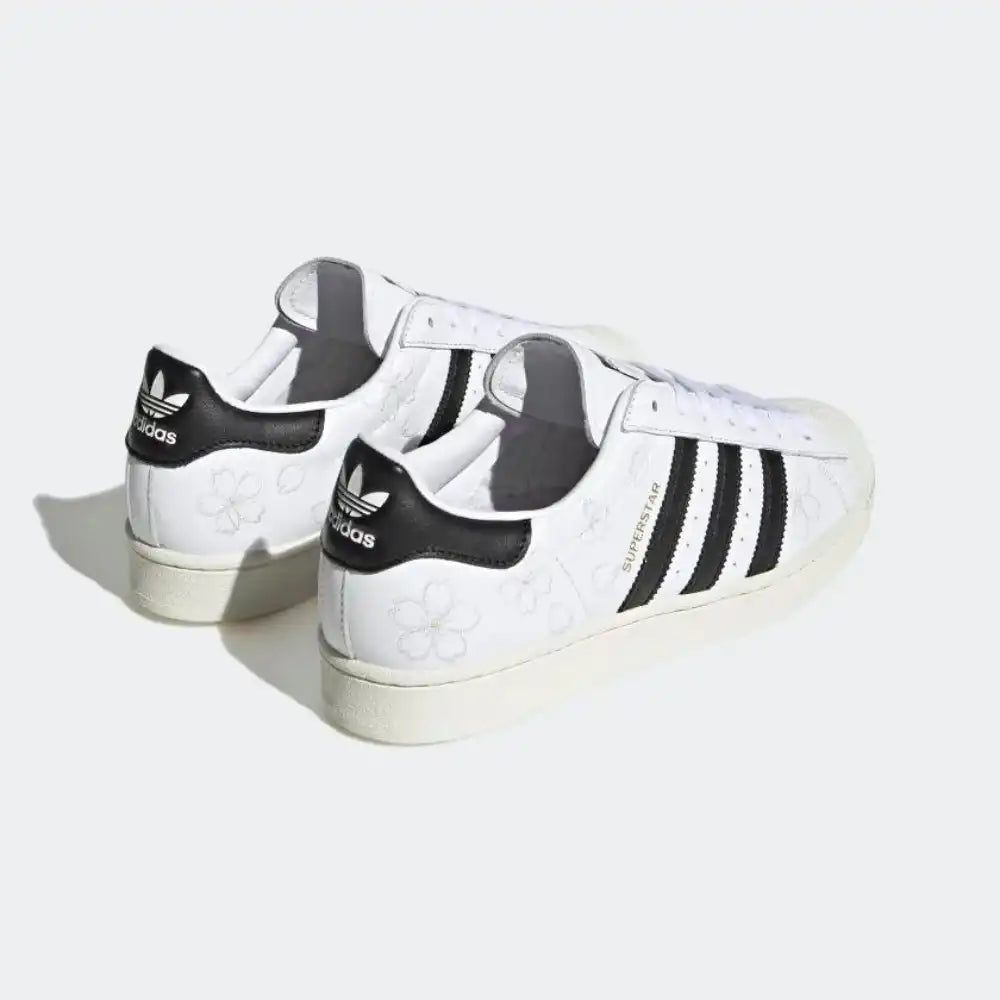 Adidas Superstar
"Hanami"