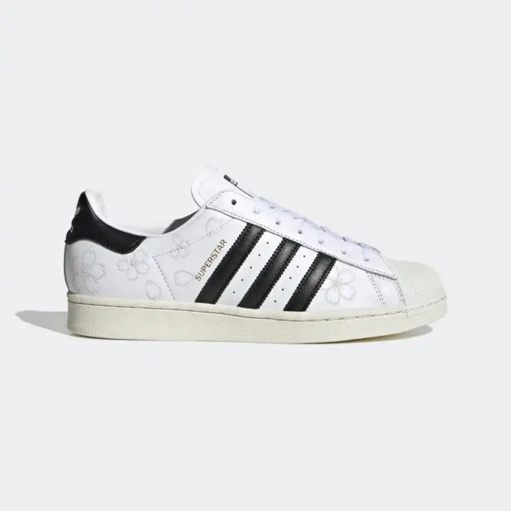 Adidas Superstar
"Hanami"