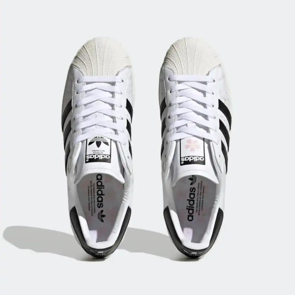 Adidas Superstar
"Hanami"