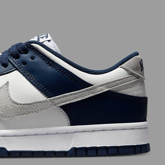 Nike Dunk Low
"Summit White Midnight Navy"