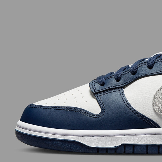 Nike Dunk Low
"Summit White Midnight Navy"