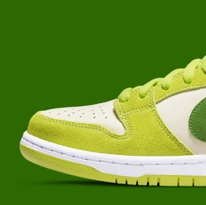 Nike SB Dunk Low
"Green Apple"