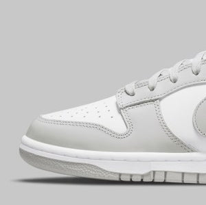 Nike Dunk Low
"Grey Fog"