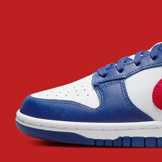 Nike Dunk Low
"USA" (Women's)