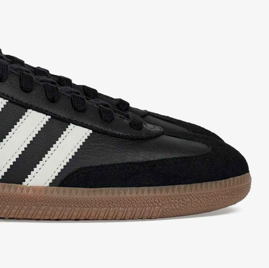 Adidas Samba OG x
JJJJound "Black"8