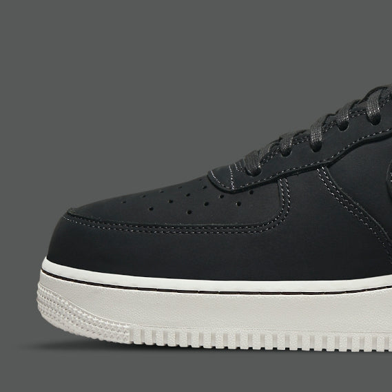 Air Force 1 Low LX
"Off Noir Black"