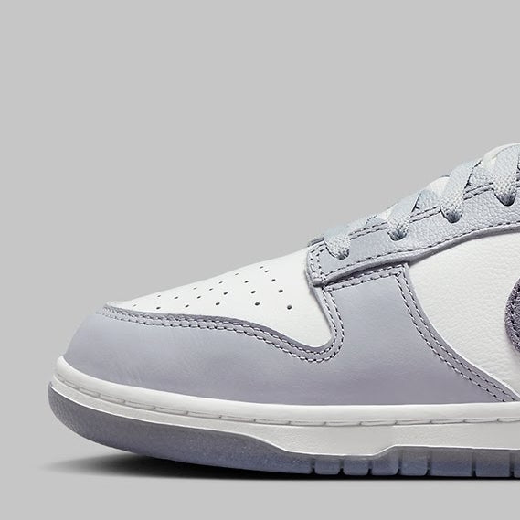 Nike Dunk Low SE
"Light Carbon"
