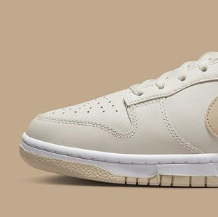 Nike Dunk Low
"Phantom Sanddrift"