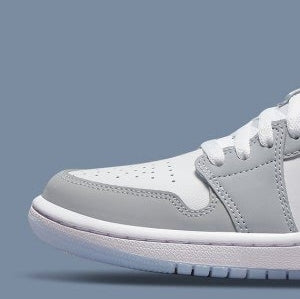 Air Jordan 1 Low
"Wolf Grey" (Women's)