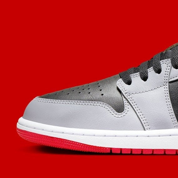 Air Jordan 1 Low
"Black Light Smoke Grey Gym Red"