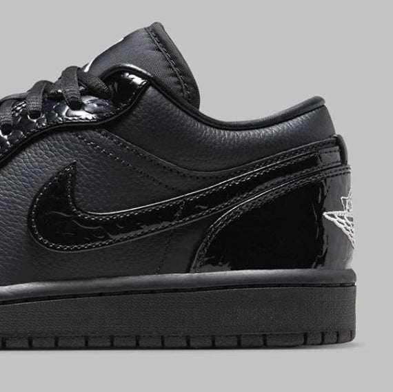Air Jordan 1 Low SE
"Patent Elephant Black" (Women's)