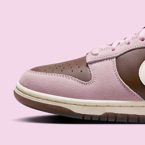 Nike Dunk Low
"Neapolitan" (Women's)