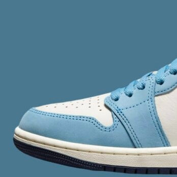 Air Jordan 1 High OG
"First in Flight" (Women's)