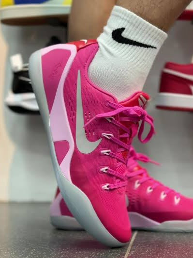 Kobe 9 Elite Low Protro
"Kay Yow Think Pink"