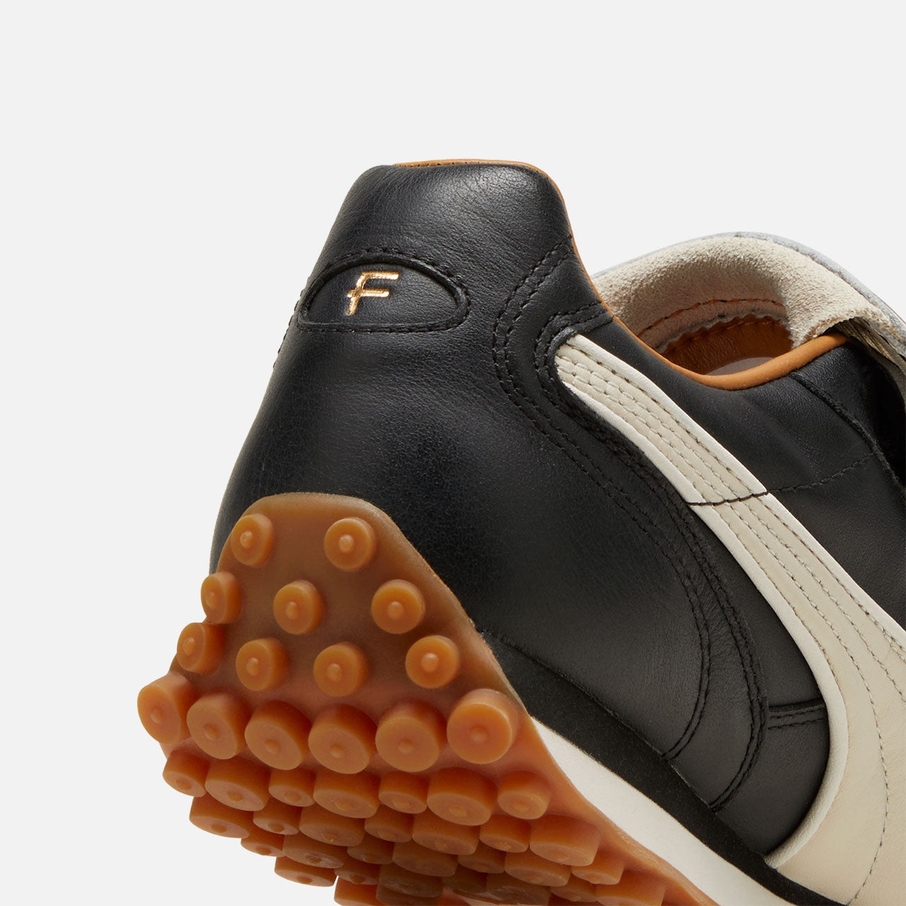 Puma Avanti VL x
Rihanna Fenty Vintage "Leather Black'