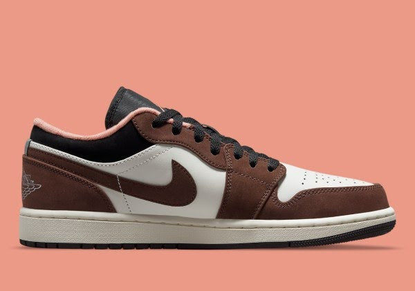 Air Jordan 1 Low
"Mocha"