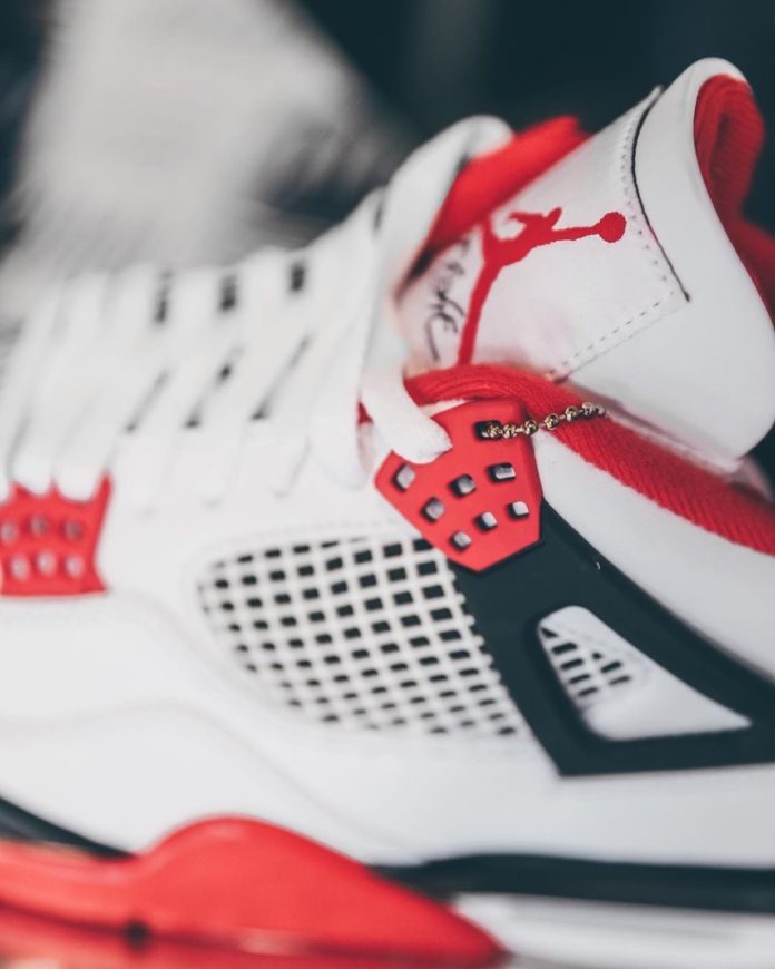 Air Jordan 4 Retro "Fire Red" (2020)