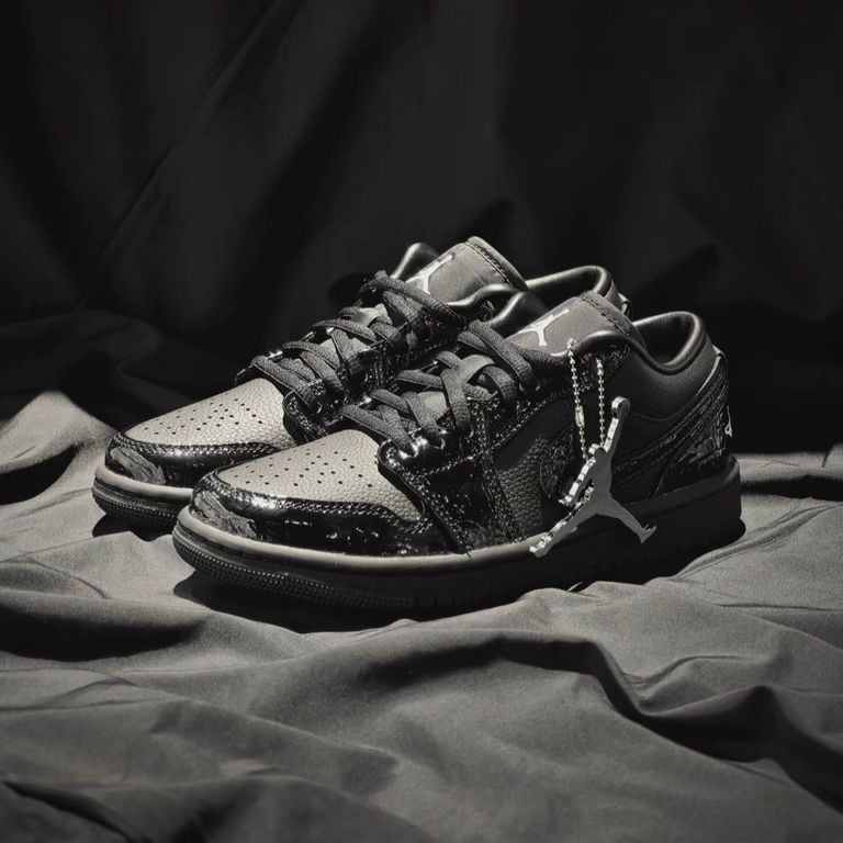 Air Jordan 1 Low SE
"Patent Elephant Black" (Women's)