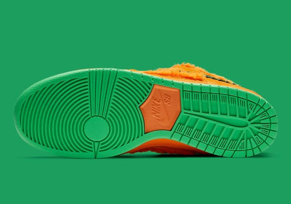 Nike SB Dunk Low x
Grateful Dead Bears "Orange"