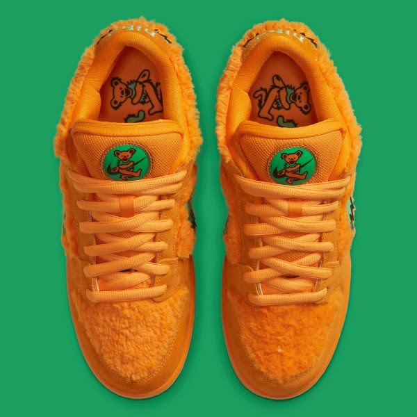 Nike SB Dunk Low x
Grateful Dead Bears "Orange"
