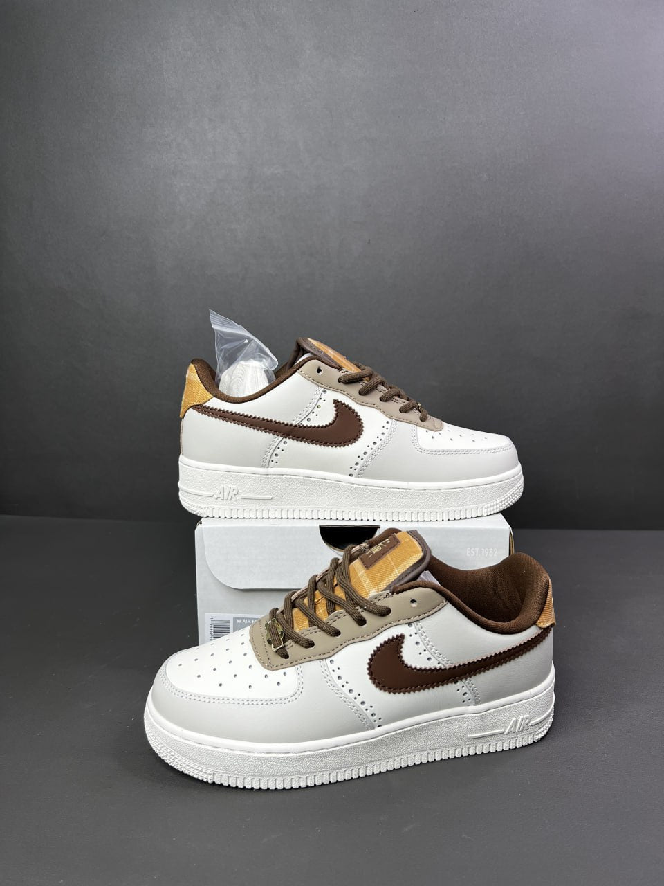 Air Force 1 Low LV8
"Brogue Sail" (GS)