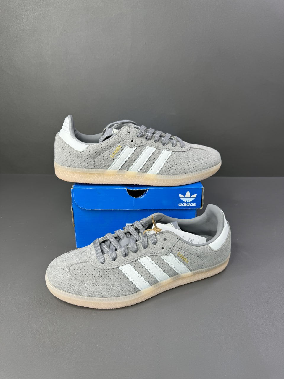 Adidas Samba OG
"Grey Bliss Orange"