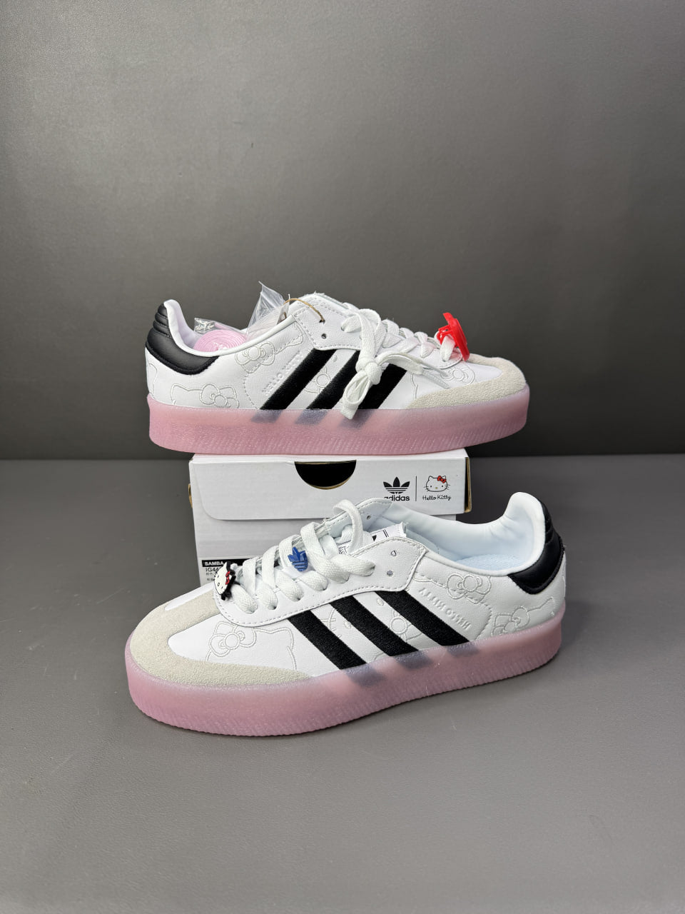Adidas Sambae
"Hello Kitty" (Women's)
