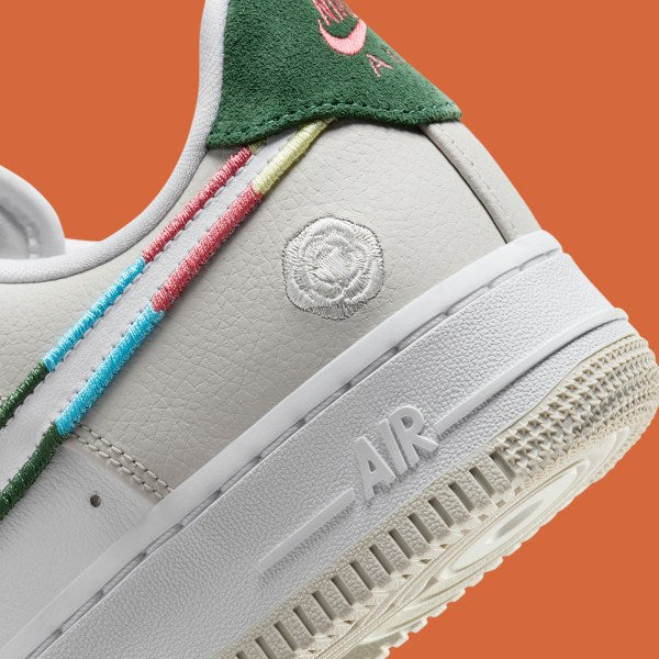 Air Force 1 '07
"All Petals United" (Women's)