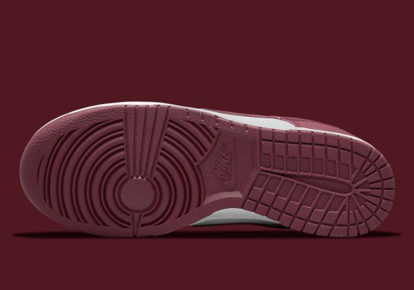 Nike Dunk Low
"Bordeaux" (Women's)