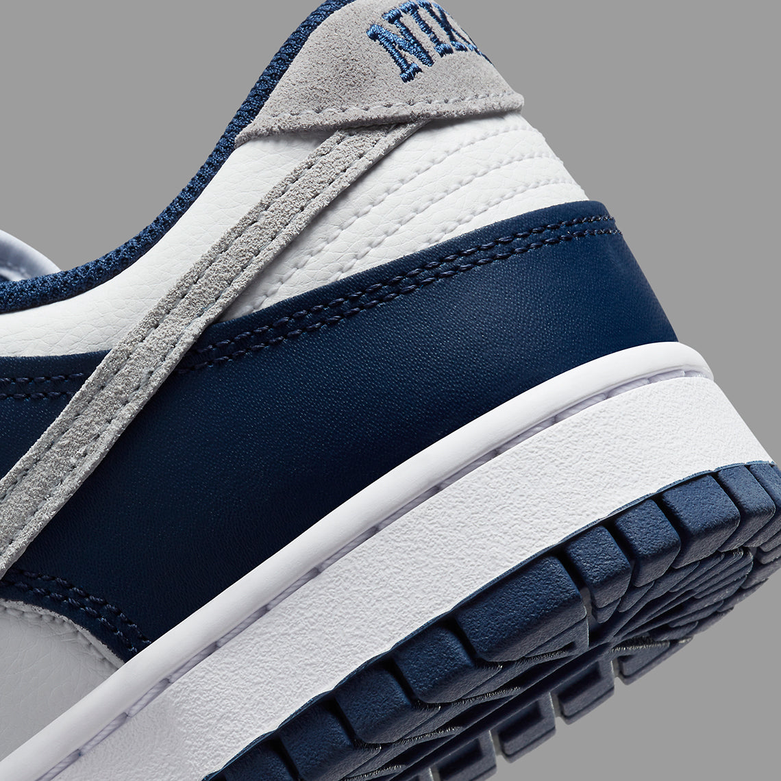 Nike Dunk Low
"Summit White Midnight Navy"