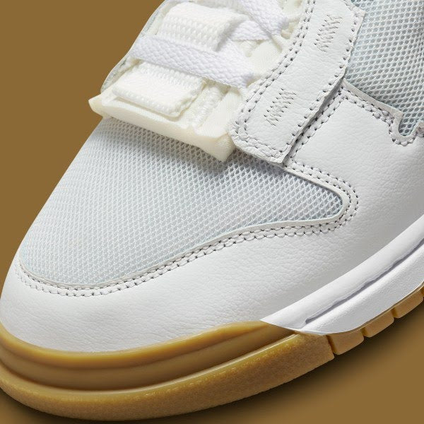 Nike Dunk Jumbo
"Photon Dust Gum Light Brown"