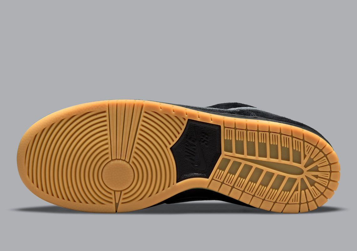 Nike SB Dunk Low
"Fog (2021/2023)"