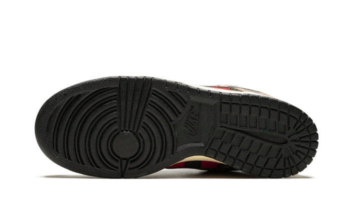 Nike SB Dunk Low "Freddy Krueger"