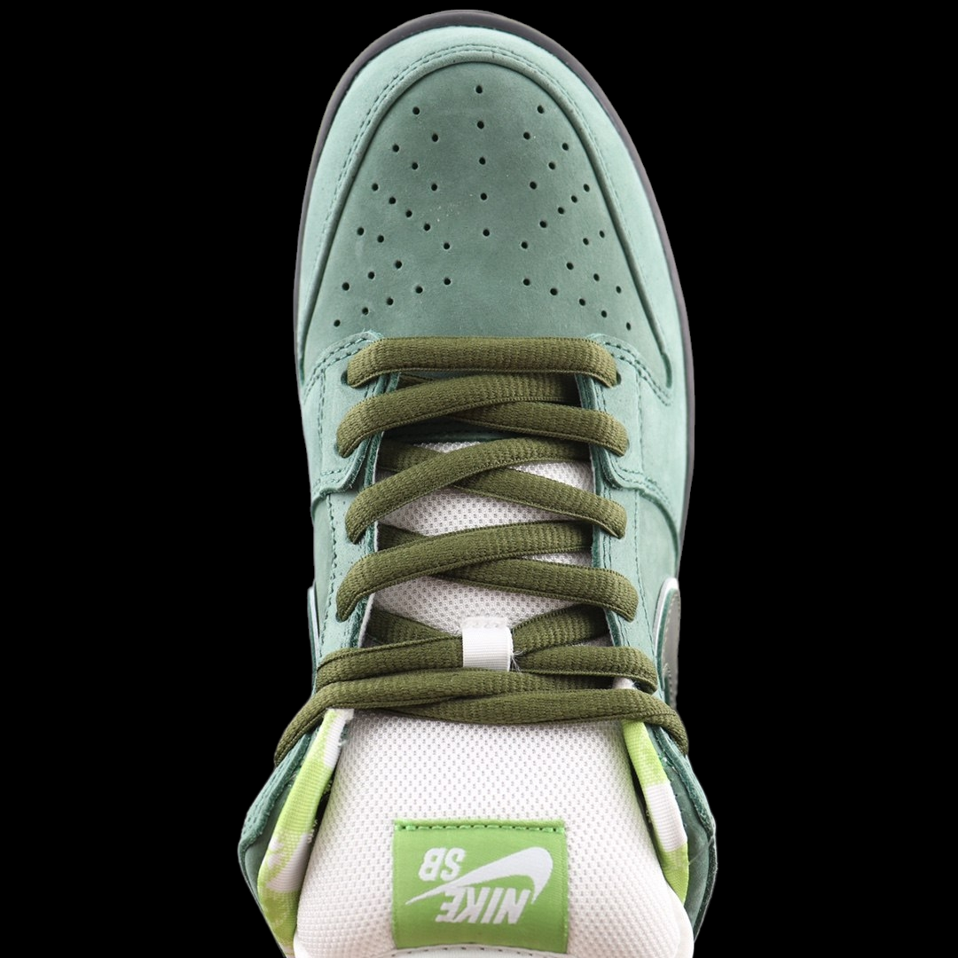 Nike SB Dunk Low x
Concepts "Green Lobster"