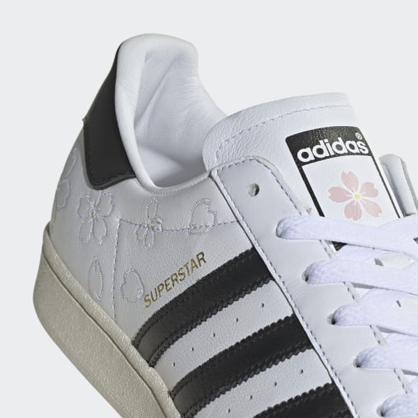 Adidas Superstar
"Hanami"