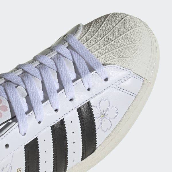 Adidas Superstar
"Hanami"