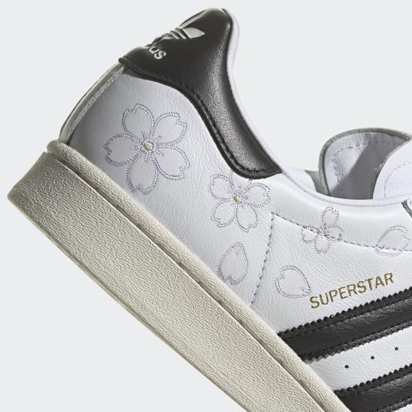 Adidas Superstar
"Hanami"