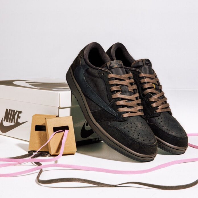 Air Jordan 1 Retro Low OG SP x
Travis Scott "Velvet Brown"