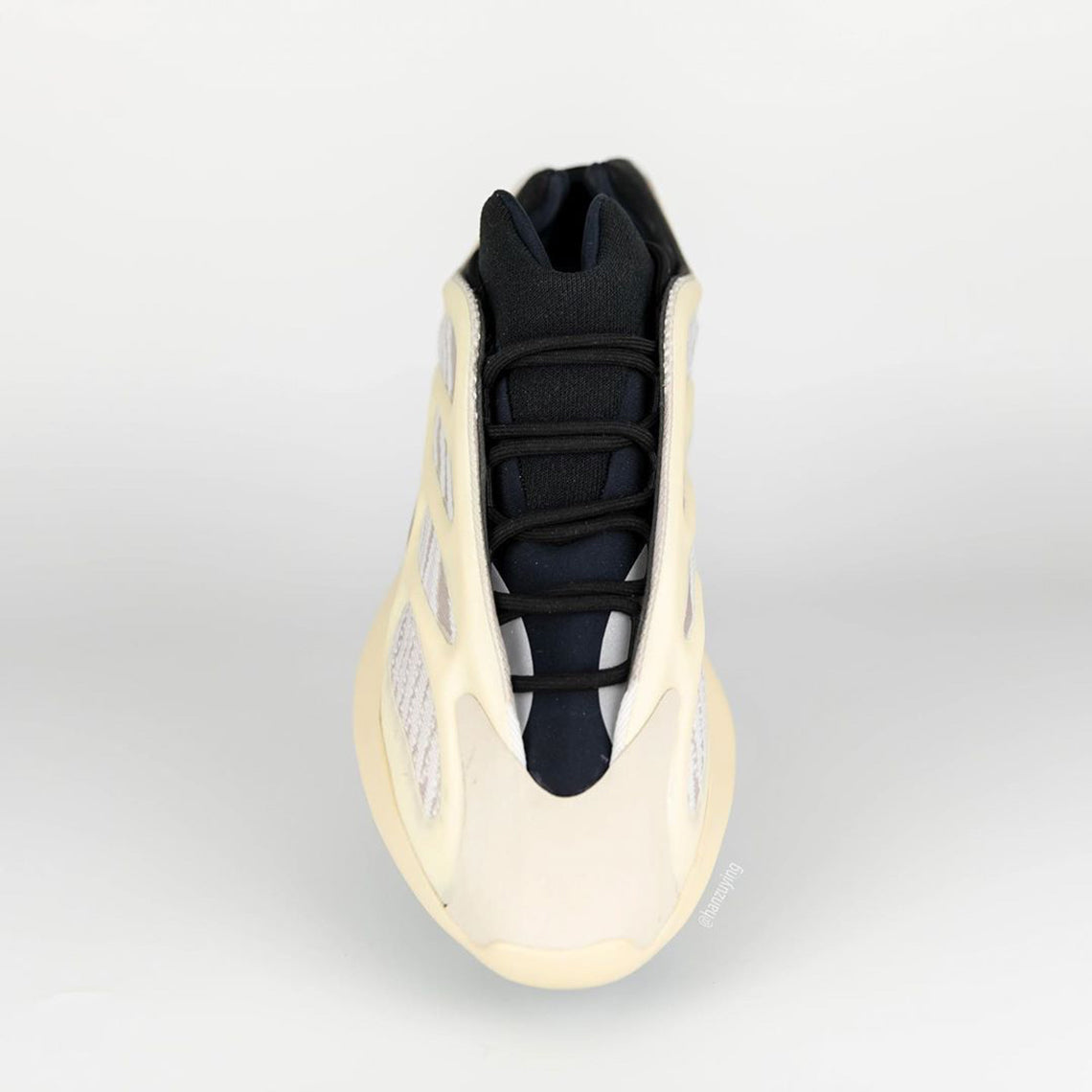 Adidas Yeezy 700 V3
"Azael"