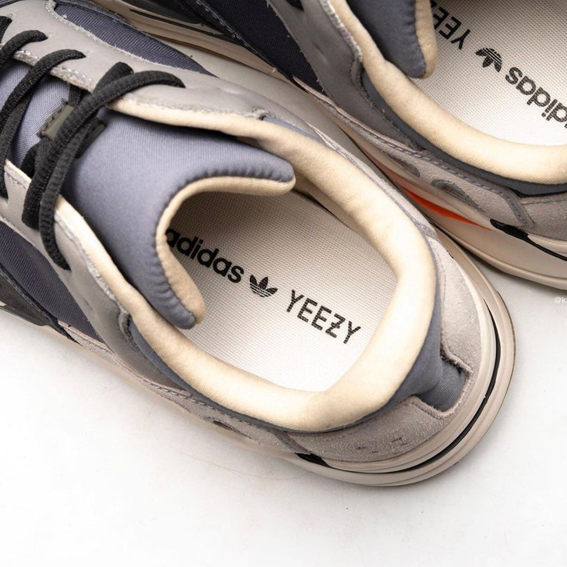 Adidas Yeezy Boost 700
"Magnet"