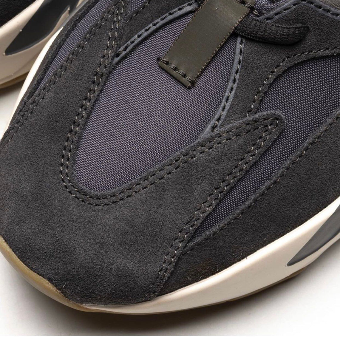 Adidas Yeezy Boost 700
"Magnet"
