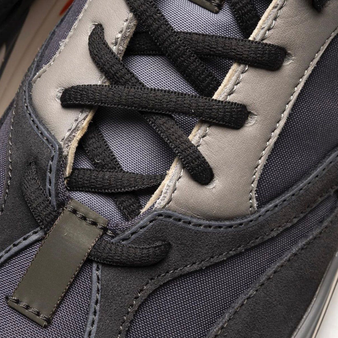 Adidas Yeezy Boost 700
"Magnet"