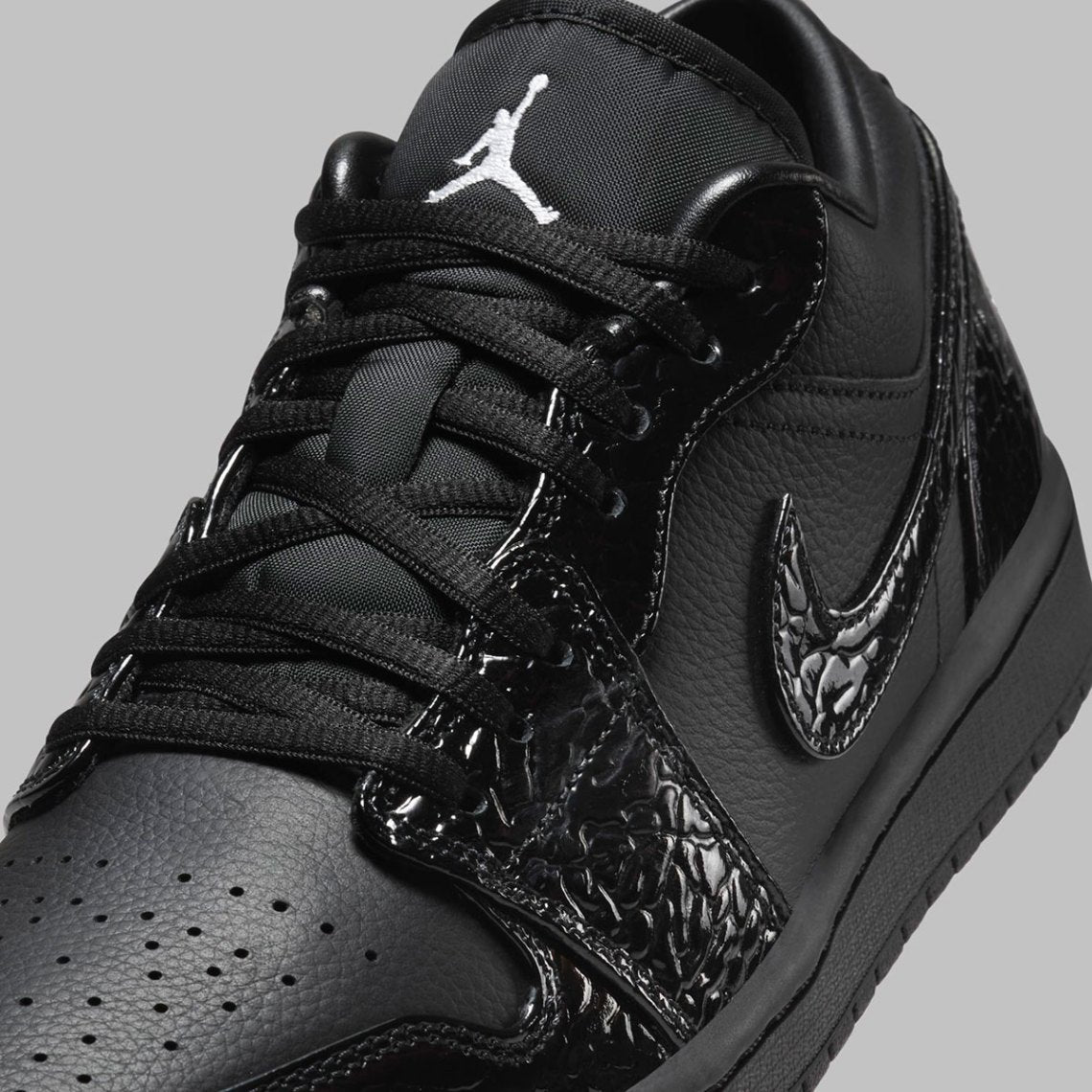 Air Jordan 1 Low SE
"Patent Elephant Black" (Women's)