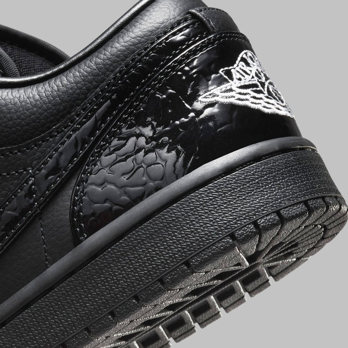 Air Jordan 1 Low SE
"Patent Elephant Black" (Women's)