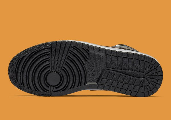 Air Jordan 1 Mid
"Patent Black White Gold"