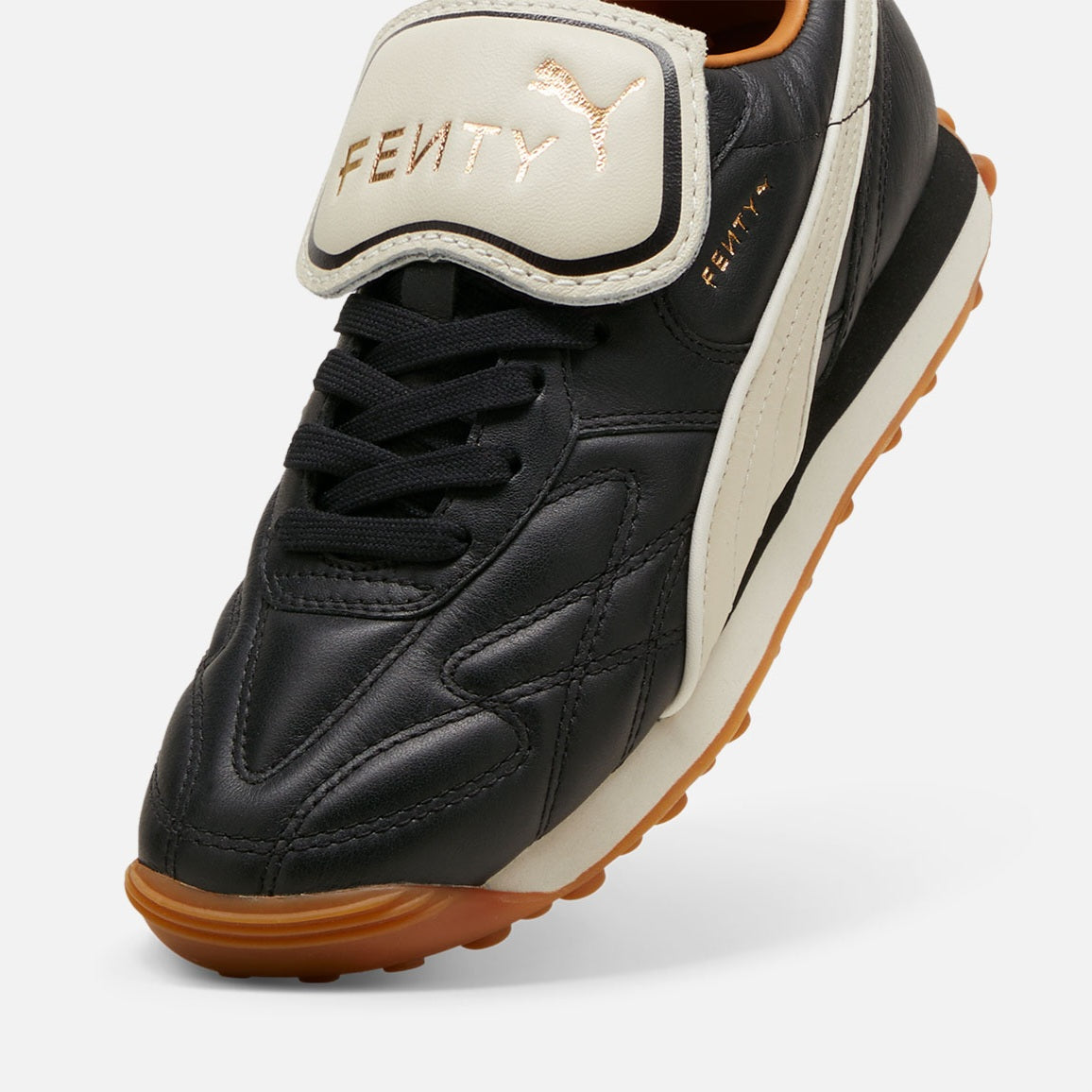 Puma Avanti VL x
Rihanna Fenty Vintage "Leather Black'