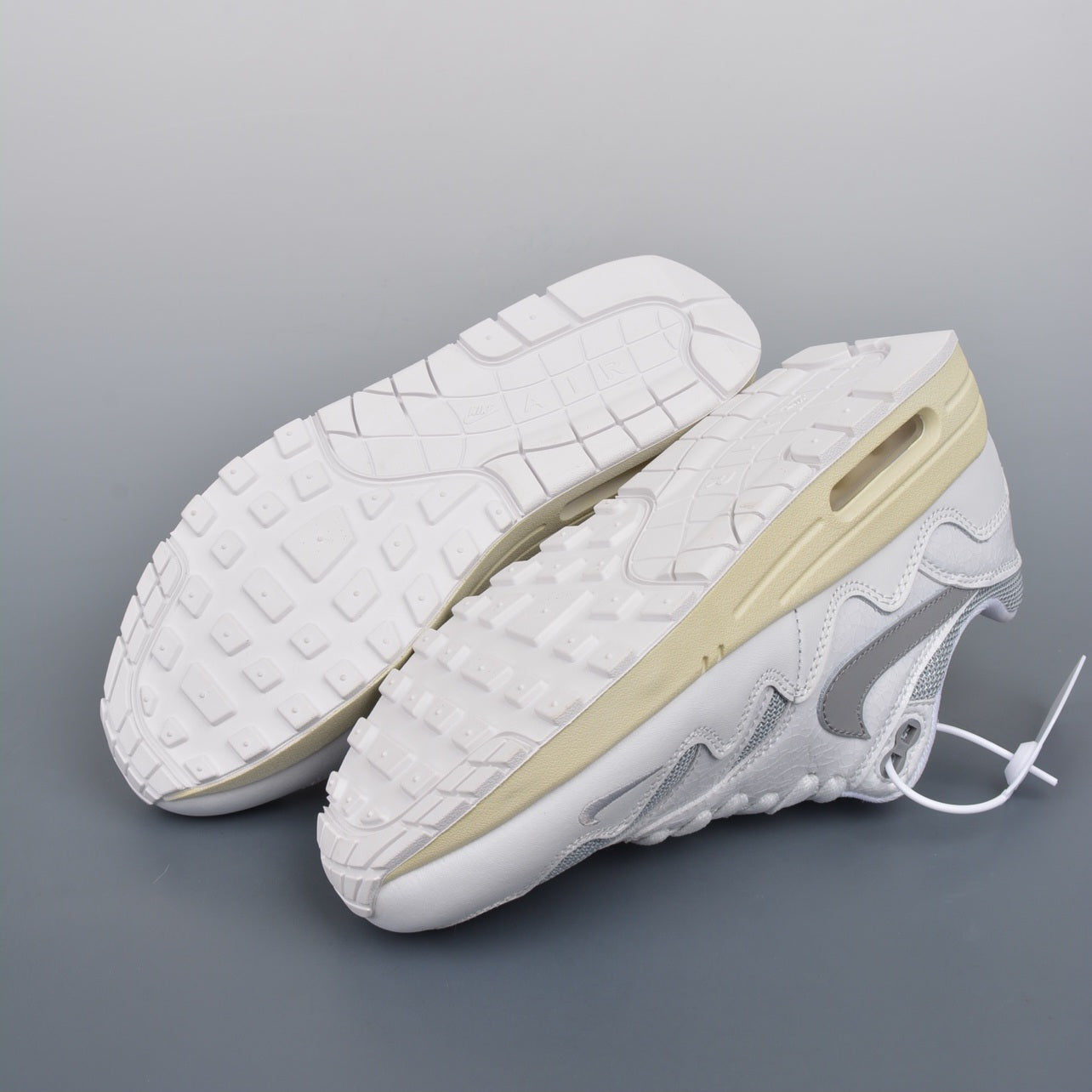 Air Max 1 x Patta "White"