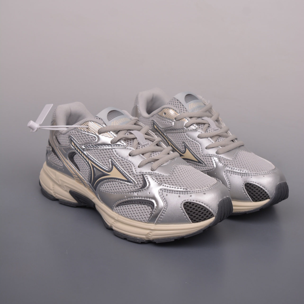 Mizuno Cyclone Speed 2k "Metallic Silver"