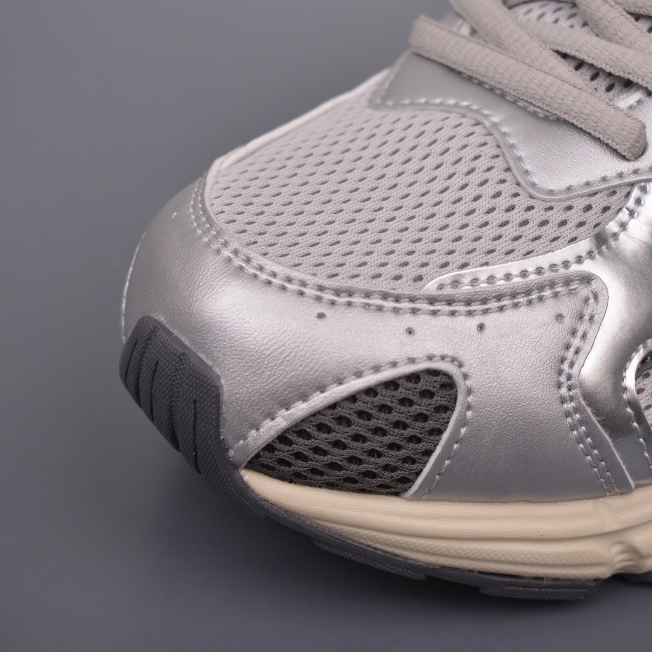 Mizuno Cyclone Speed 2k "Metallic Silver"